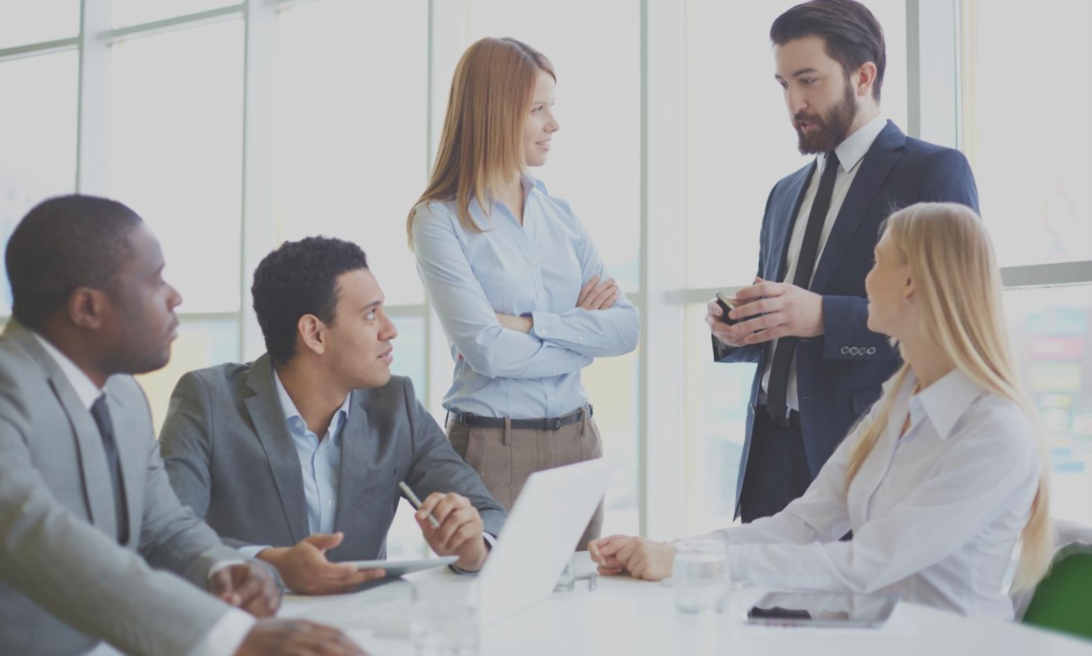 Collaboration professionnelle pour l'éducation financière